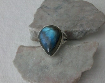 Large Labradorite Ring/Sterling Silver Labradorite Rings/Blue Flash Labradorite Ring/Genuine Labradorite Ring/High Blue Flash Stone/R0015