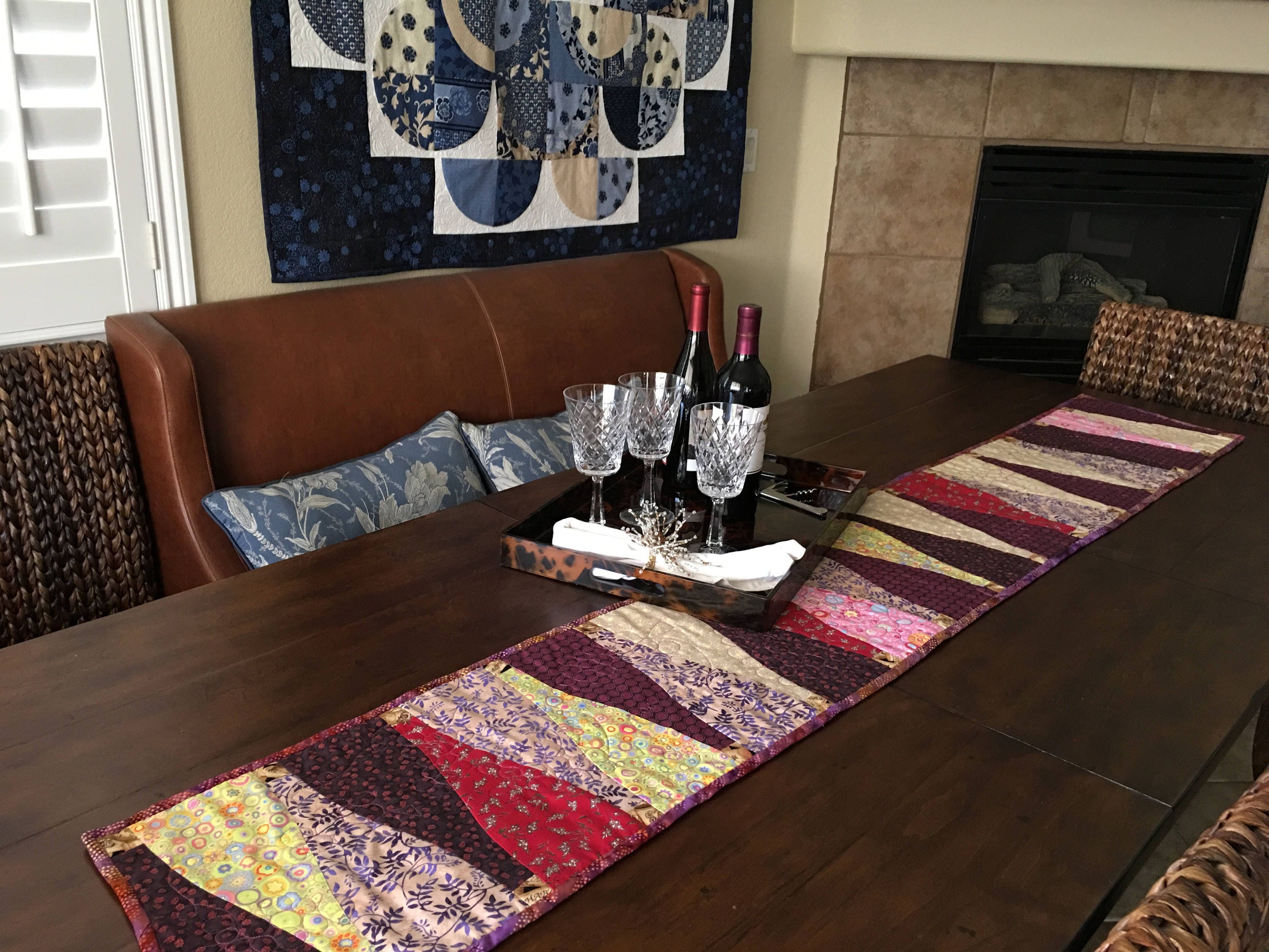 wine-bottle-table-runner