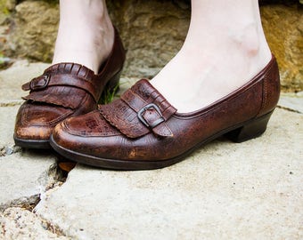 Vintage brown leather loafers