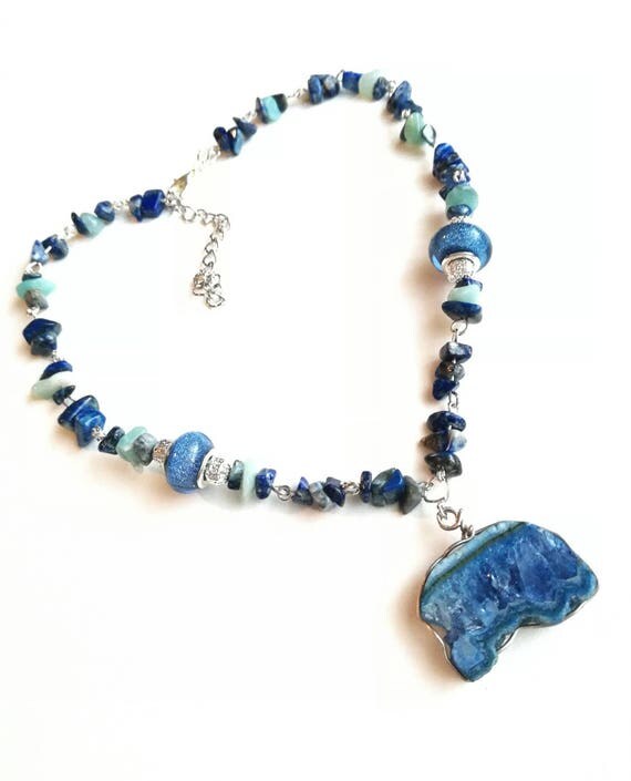 Quartz pendant dark blue gemstone necklace chain blue grey