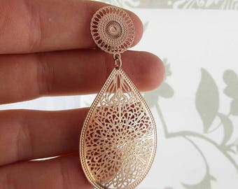 Fez pink clip earrings. (Made in France)