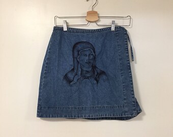 Embroidered high waisted skirt