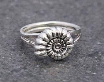 Ammonite Ring - Fossil Ring - Silver double banded hammered ring