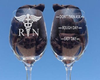 Registered Nurse Gift Wine Glasses, Custom Wine Glasses, Gifts for Her, Gifts for him, Personalize it with a Name on the Front