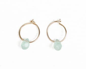 NERVA EARRINGS - Small creole earrings with chrysoprase