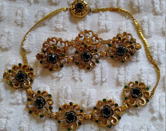 Vintage costume gold tone and green necklace and bracelet