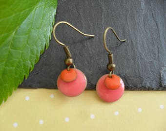 Earrings with enamel