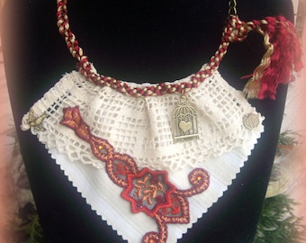 NECKLACE, TEXTILE... too beautiful... too shabby-chic...!