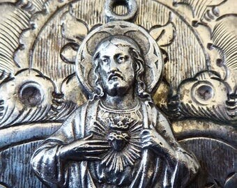 CLEARANCE SALE RARE Sacre Coeur De Montmarte & Sacred Heart Of Jesus Souvenir Religious Medal, Basilique du Sacré-Cœur, Paris French Catholi