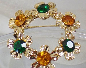 SALE Vintage Gold Green Circle Flower Brooch. Green and Gold Rhinestone Flower Pin.