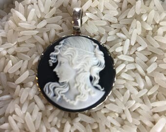 Lady profile Cameo
