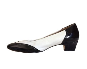 Women Spectator Shoe Spectator Pump Shoe Black White Shoe Black White Pump Cap Toe Pump Cap Toe Heel Two Tone Shoe Ladies Black Pump Shoe