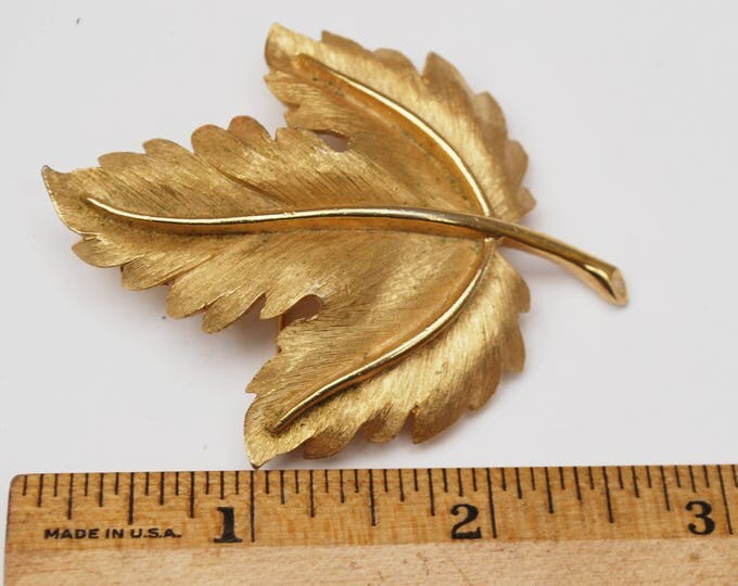 Crown Trifari Leaf Brooch - gold Brushed - Maple Leaf - Mid Century Pin