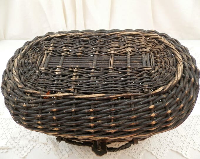 Antique French Black Wicker Lidded Basket, Market Basket for Eggs with Lid and 2 Handles from France, Traditional Victorian Shopping Decor