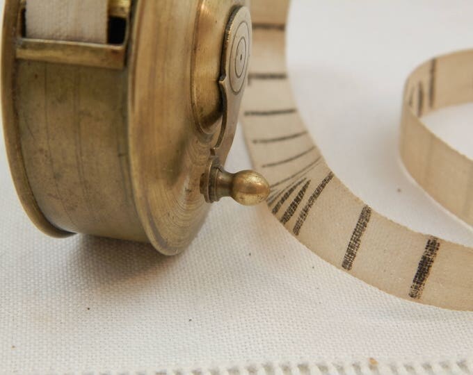 Antique 19 th French Century Brass 10 Meter Retractable Tape Measure, Metal Measuring Instrument from France, Wind Up, Retro Brocante Decor Antique 19 th French Century Brass 10 Meter Retractable Tape Measure, Metal Measuring Instrument from France, Wind Up, Retro Brocante Decor