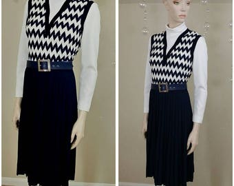 Vintage 70s Pleated blue and white dress size 12