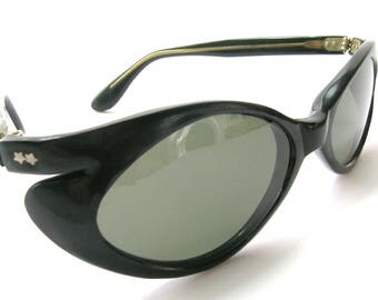 Mid-Century Italian Cat Eye Sunglasses - Black Bakelite Frames - Vintage 1950s Sunglasses