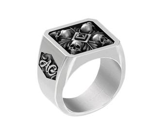 Chevalière tête de mort argent