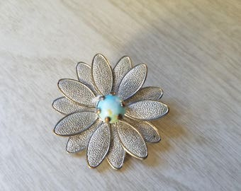 Vintage Daisy/Gerber/Pin/Brooch/Pendant Silver tone with Light Blue Center--Petals Move