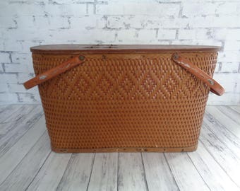 Vintage Picnic Basket, Redmon Peru Indiana Picnic Basket, 1950's, Great Condition Super Cute, Wood Bottom, Both Ends Open, Farmhouse Style