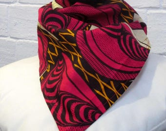 Large triangle wax with Pom Pom scarf
