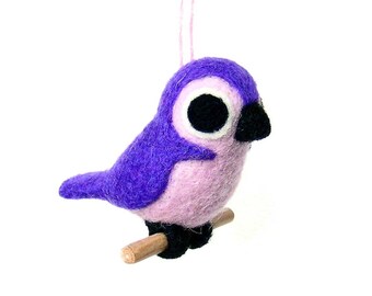 Purple bird in felted wool. By LaPoissonnerie