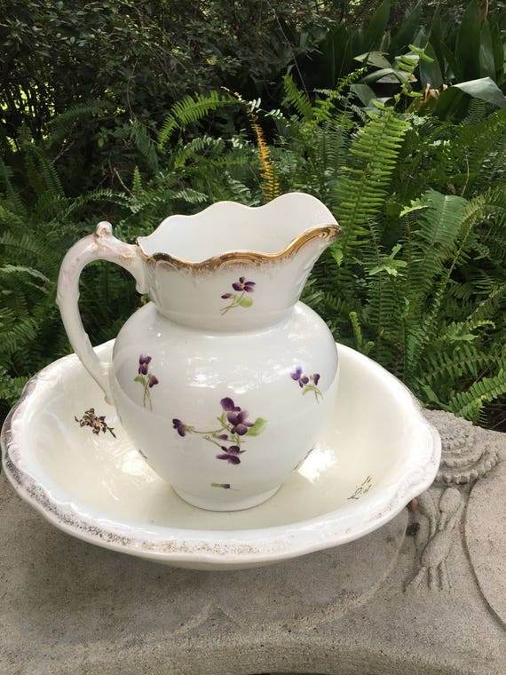 Antique Pitcher and Wash Basin Farmhouse Decor