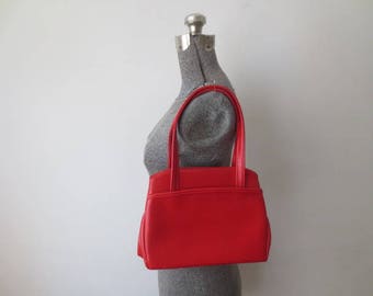 Vintage '60s Cherry Red Vinyl Top Handle Purse / Handbag