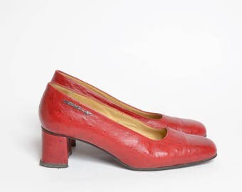 Vintage 90's Red Real Pebbled Leather Chunky Heel Pumps Made in Finland