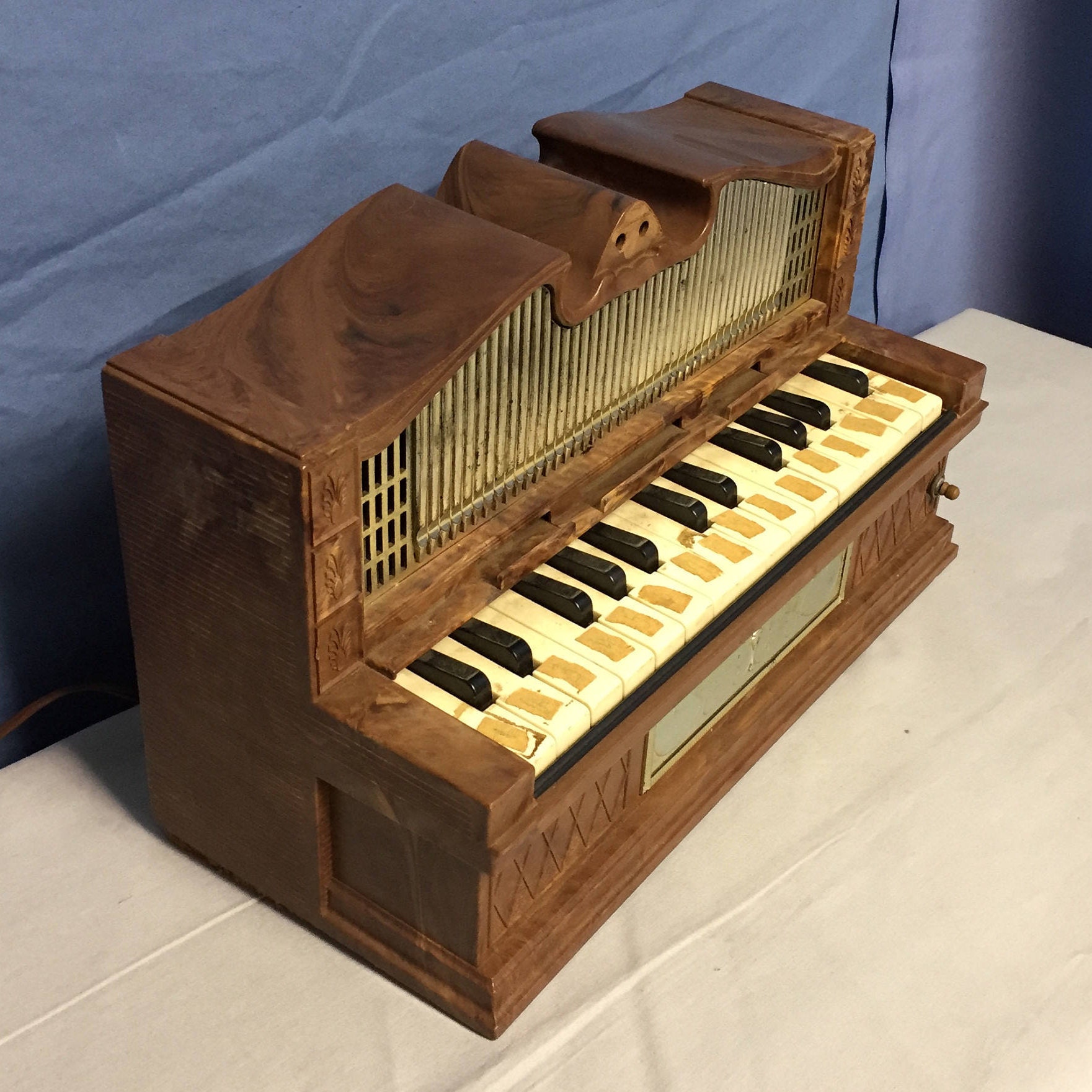 Electric Golden Pipe Organ, Emenee Industries Inc, NY