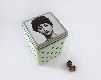 Decorative tins inspired by Fornasetti, organizer, decorating room, decoration, recycling, home, Lina Cavallieri, mint