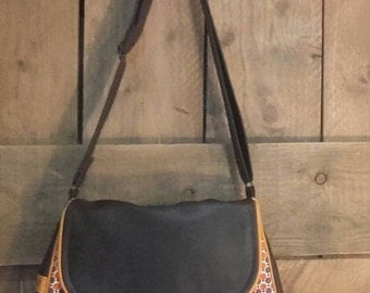 Messenger bag / / vintage bag / / seventies bag / / original bag / / unique / / retro bag / / gift for her / / bee kouz