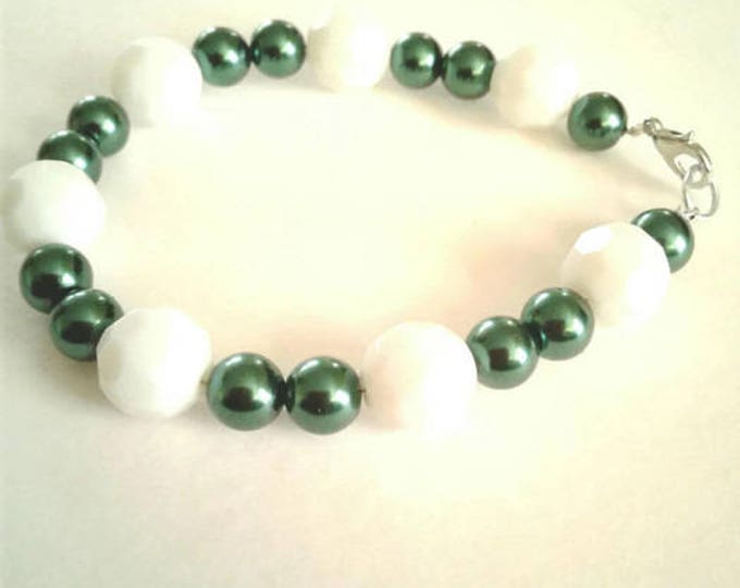 Green and White Beaded Bracelet, Beadwork, Statements Piece, Gift for Women.