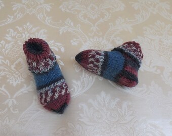 Baby socks, handknit, bordeaux, 9 cm