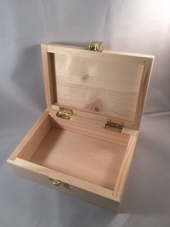 Small Unfinished Wood Box Hinged with Clasp No Feet