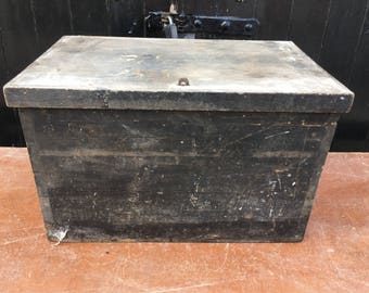 Old wooden tool box / trunk