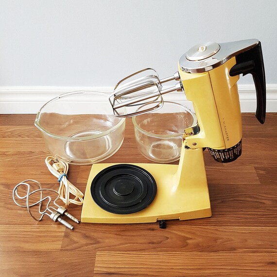 Vintage 1970s Sunbeam Mixmaster Mixer Blender Working With