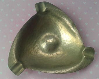 Pewter ashtray, H Daniel, Made in Amsterdam, Holland, handgehamerd