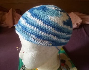 Summer Hat / summer beanie blue-to-white gradient