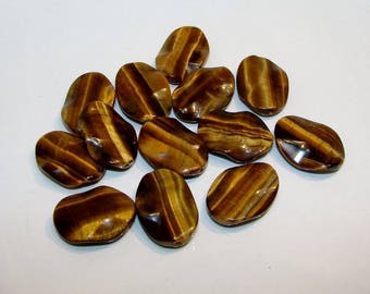 Bead Tiger Œil, Pebble shaped wave 25 mm by 14 mm. Semi precious stone.