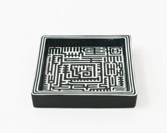 A Swedish Gustavsberg Pottery Domino Dish by Stig Lindberg circa 1955