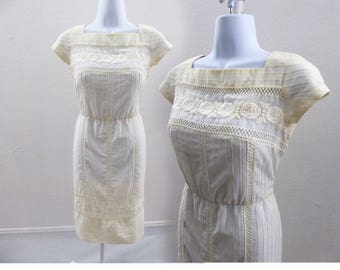 Vintage 50s Dress Size S White Cotton Lace Rockabilly Wiggle Day Cap Sleeve 60s