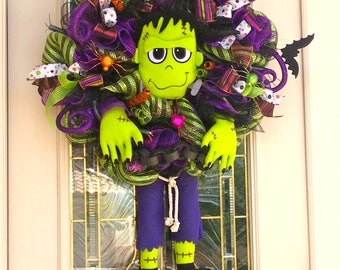 Frankinstine Halloween Wreath with Batterie operated sound and lights,Halloween Wreath,Front door Wreath,Halloween Wreath,Frankinstine Decor