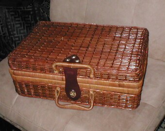 Vintage Wicker Picnic Basket
