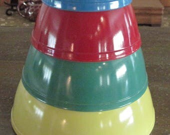 Vintage Pyrex Primary Colors Complete Glass Nesting Mixing Bowl Set Of 4