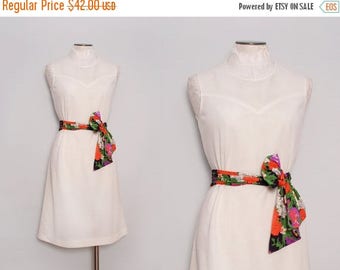 MOVING SALE 1960s Shift Dress. 60s Mod Dress. Vintage White Dress. Knee Length Dress. Retro Belted Dress. Sleeveless Dress. Medium.
