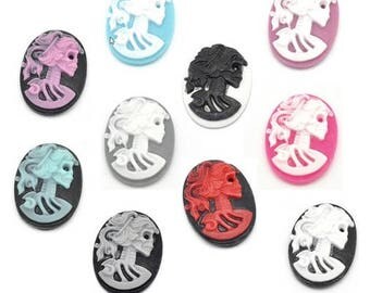 2 or 10 cameos skeletal silhouette, 25x18mm resin - many colors
