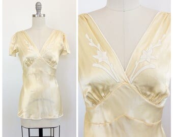 40s Yellow Buttercup Satin Floral Blouse / 1940s Vintage Slip Shirt / Medium