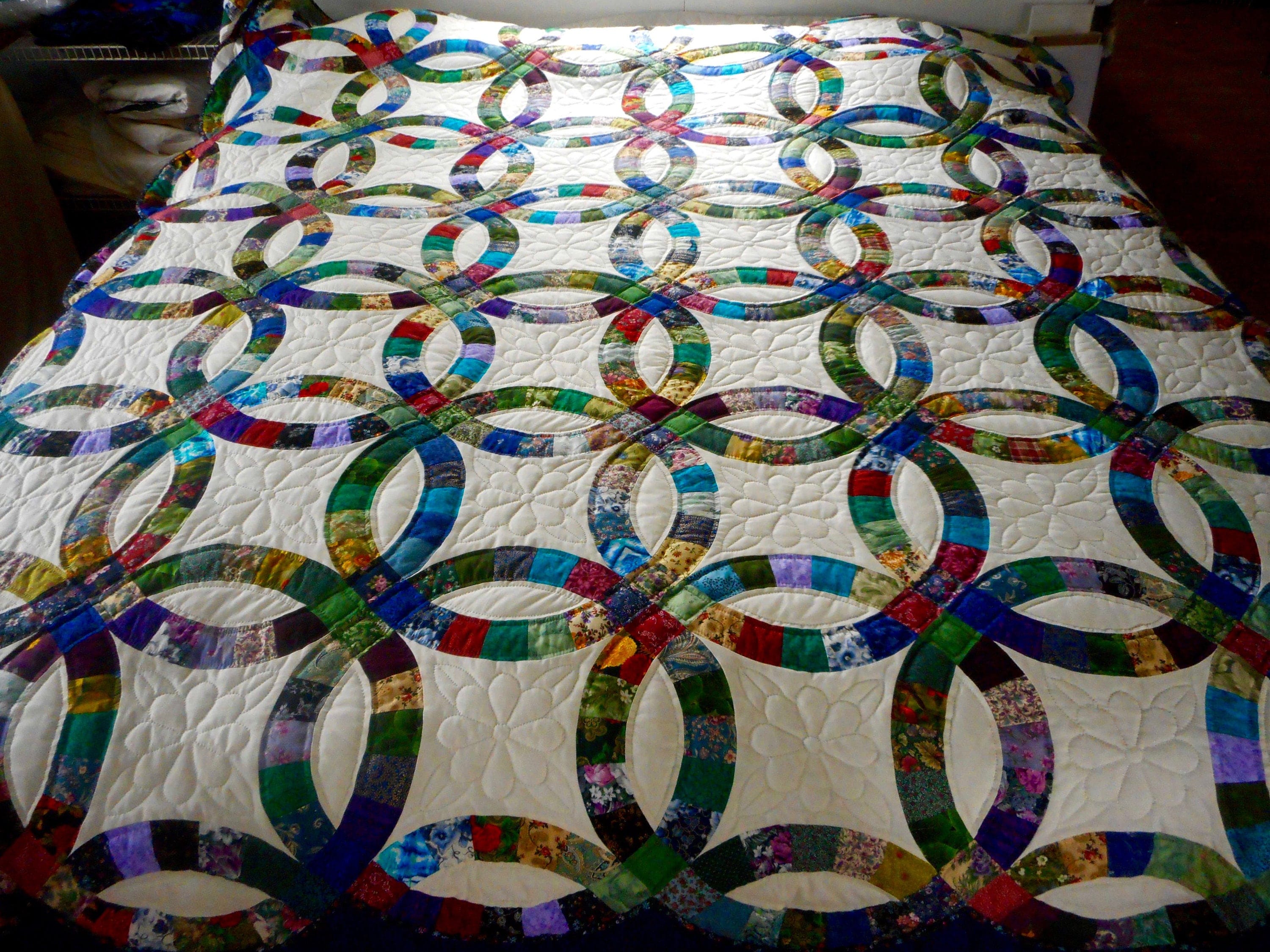 Amish Double Wedding Ring Quilt