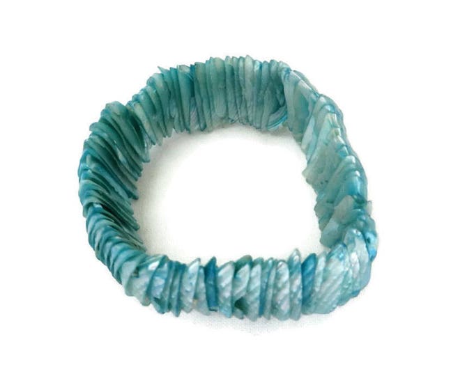 Sea Shell Bracelet, Vintage Aqua Blue Dyed Shell Stretch Bracelet, Summer Jewelry Gift for Her